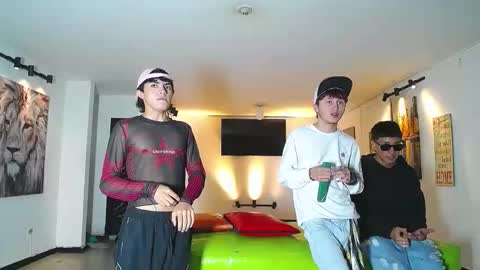 THOMAS AND DAMIAND online show from 12.19.25