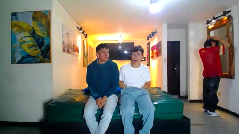 Snapshot of gnecos chatting on 05.20.26 THOMAS AND DAMIAND online show from 05.20.26