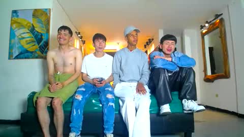 Snapshot of gnecos chatting on 05.23.26 THOMAS AND DAMIAND online show from 05.23.26