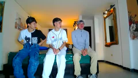 Snapshot of gnecos chatting on 05.30.26 THOMAS AND DAMIAND online show from 05.30.26