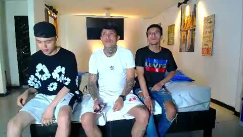 Snapshot of gnecos chatting on 07.27.26 THOMAS AND DAMIAND online show from 07.27.26