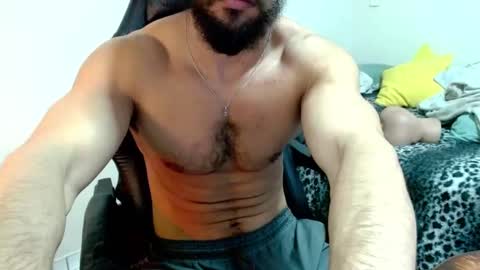 Snapshot of god_hunkules chatting on 11.11.25 god hunkules online show from 11.11.25