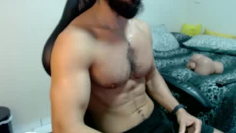 Snapshot of god_hunkules chatting on 12.17.25 god hunkules online show from 12.17.25