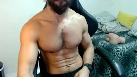 Snapshot of god_hunkules chatting on 12.20.25 god hunkules online show from 12.20.25