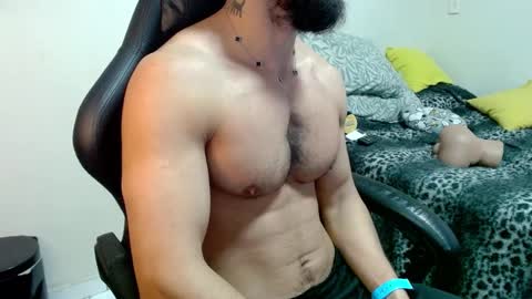 Snapshot of god_hunkules chatting on 01.11.26 god hunkules online show from 01.11.26