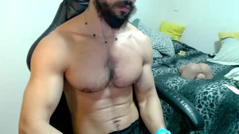 Snapshot of god_hunkules chatting on 01.12.26 god hunkules online show from 01.12.26