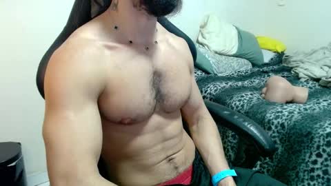 Snapshot of god_hunkules chatting on 01.14.26 god hunkules online show from 01.14.26