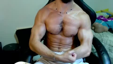 Snapshot of god_hunkules chatting on 04.02.26 god hunkules online show from 04.02.26