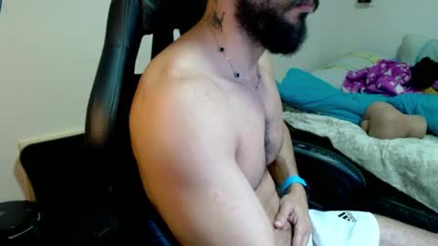 Snapshot of god_hunkules chatting on 04.04.26 god hunkules online show from 04.04.26