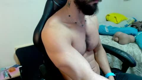 Snapshot of god_hunkules chatting on 04.05.26 god hunkules online show from 04.05.26