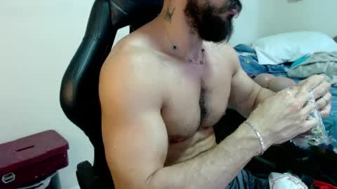 Snapshot of god_hunkules chatting on 04.06.26 god hunkules online show from 04.06.26