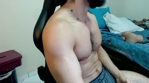 Snapshot of god_hunkules chatting on 04.08.26 god hunkules online show from 04.08.26