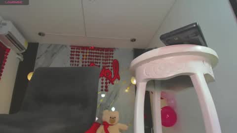 Snapshot of goddes_valery chatting on 02.17.25 Valery online show from 02.17.25