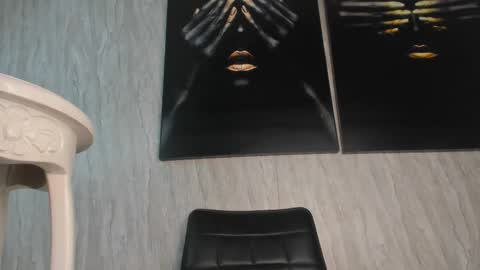 Snapshot of goddes_valery chatting on 02.21.25 Valery online show from 02.21.25