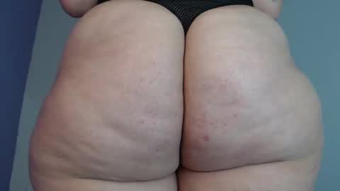 Snapshot of goddess_allison chatting on 02.19.25 goddess_allison online show from 02.19.25