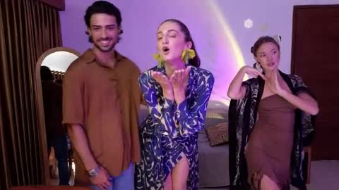   330 UTC2 girls   online show from 03.31.26