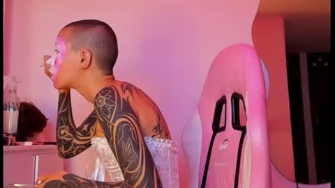 vee online show from 10.28.25