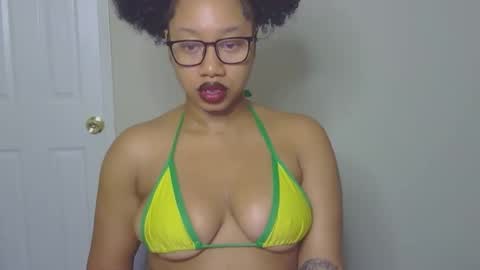 Snapshot of goddessdaisysky chatting on 10.25.25 Goddess Daisy Sky online show from 10.25.25