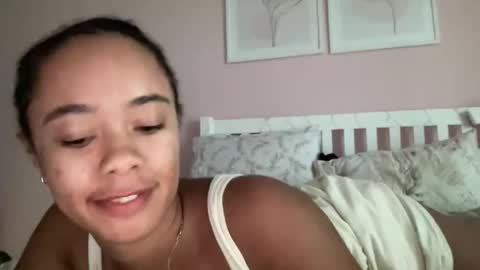 Snapshot of goddesselxo chatting on 05.01.26 Goddess L online show from 05.01.26