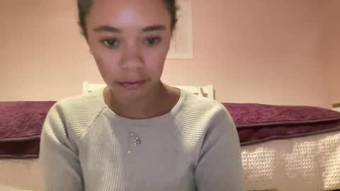 Snapshot of goddesselxo chatting on 05.12.26 Goddess L online show from 05.12.26