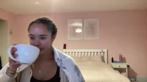 Snapshot of goddesselxo chatting on 05.15.26 Goddess L online show from 05.15.26