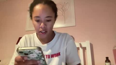Snapshot of goddesselxo chatting on 05.19.26 Goddess L online show from 05.19.26