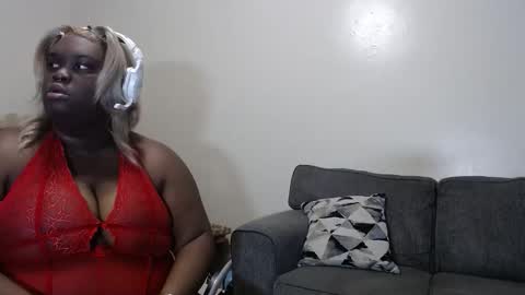 Snapshot of goddessjackieoz chatting on 12.14.25 Madame Jackie online show from 12.14.25