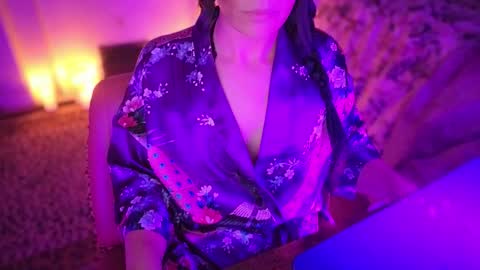 Goddess Mae  NYC online show from 11.26.25