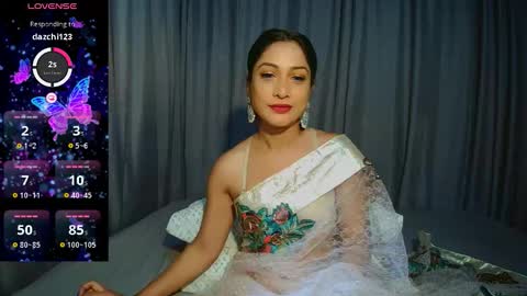 Layla Salvardor online show from 11.14.25