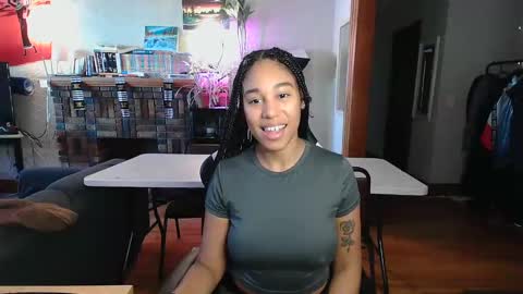 Snapshot of goddesstinaruiz chatting on 01.13.25 Goddess Tina 3 online show from 01.13.25