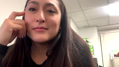 Snapshot of goddessxxrosexx chatting on 12.19.24 GoddessxxRosexx online show from 12.19.24