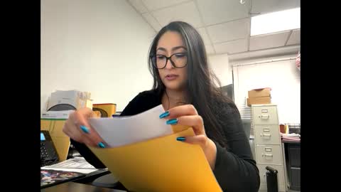 Snapshot of goddessxxrosexx chatting on 02.18.25 GoddessxxRosexx online show from 02.18.25