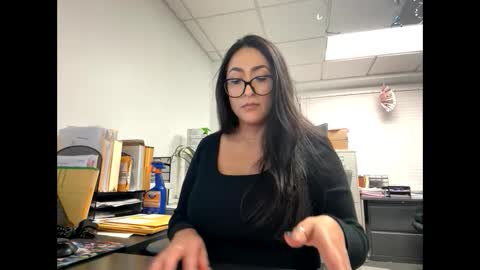 Snapshot of goddessxxrosexx chatting on 02.20.25 GoddessxxRosexx online show from 02.20.25