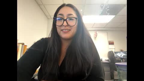 Snapshot of goddessxxrosexx chatting on 03.11.25 GoddessxxRosexx online show from 03.11.25