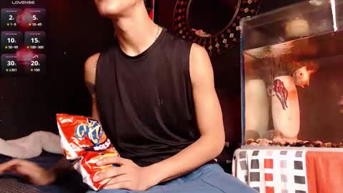 Snapshot of godly_huan chatting on 11.09.25 HUAN online show from 11.09.25