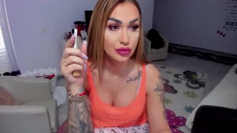 Snapshot of golddivine00 chatting on 03.02.25 Nicole.. online show from 03.02.25