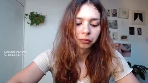 Snapshot of golden_alaska chatting on 10.09.25 Alaska online show from 10.09.25