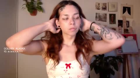 Snapshot of golden_alaska chatting on 10.18.25 Alaska online show from 10.18.25