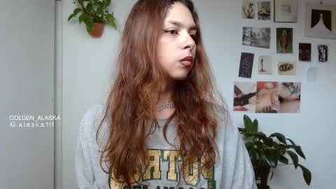 Snapshot of golden_alaska chatting on 11.10.25 Alaska online show from 11.10.25