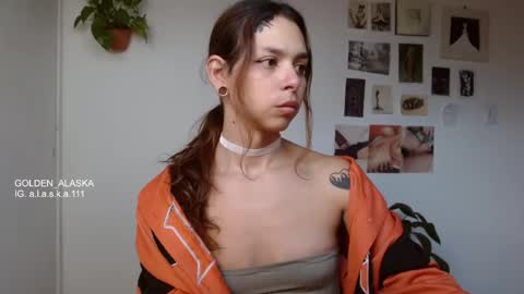 Snapshot of golden_alaska chatting on 11.12.25 Alaska online show from 11.12.25