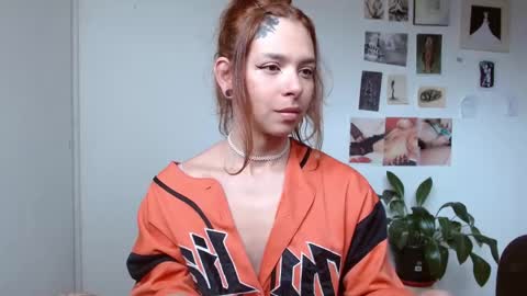 Snapshot of golden_alaska chatting on 12.04.25 Alaska online show from 12.04.25