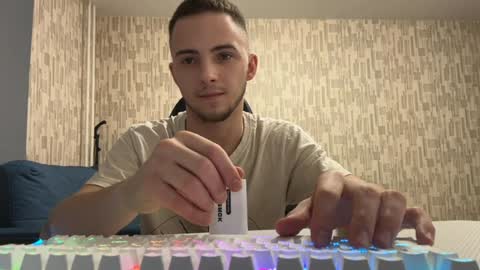 Snapshot of golden_boyyy21 chatting on 01.31.25 Golden boyyy21 online show from 01.31.25