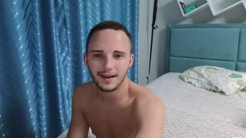 Snapshot of golden_boyyy21 chatting on 09.10.25 Golden boyyy21 online show from 09.10.25