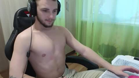 Snapshot of golden_boyyy21 chatting on 11.27.25 Golden boyyy21 online show from 11.27.25