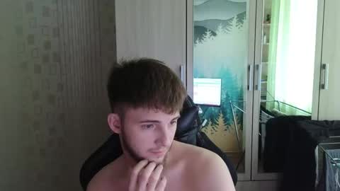 Snapshot of golden_boyyy21 chatting on 04.19.26 Golden boyyy21 online show from 04.19.26