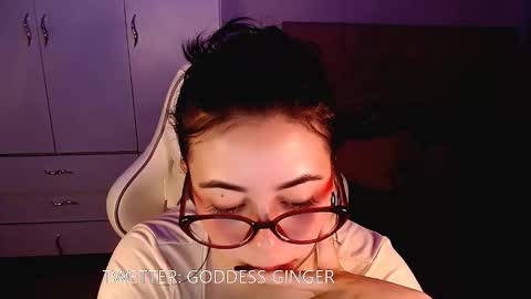 Snapshot of golden_gingerkitty chatting on 10.28.25 golden_gingerkitty online show from 10.28.25