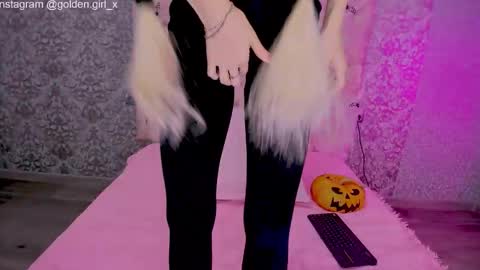 golden girl   online show from 11.03.25