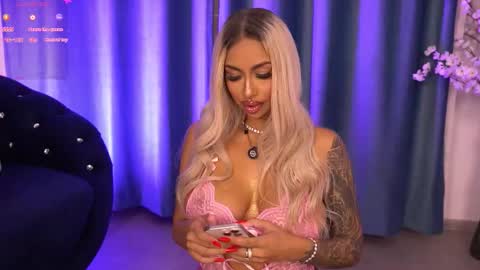 Snapshot of goldenamberx chatting on 12.01.25 GoldenAmberX online show from 12.01.25