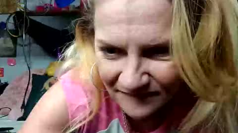 Snapshot of goldendoll1704 chatting on 02.15.26 goldendoll1704 online show from 02.15.26
