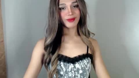 Snapshot of goldenlily69 chatting on 03.08.25 Lily is Gold online show from 03.08.25